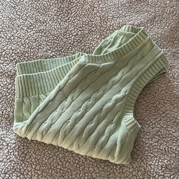 Light pale green sweater vest - Picture 4 of 4